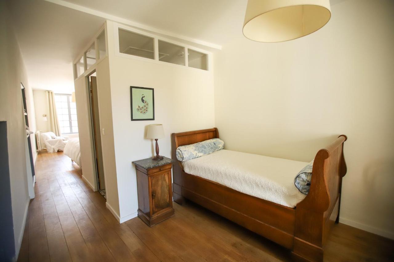 La Basse Cour Hotel Tanlay Bagian luar foto