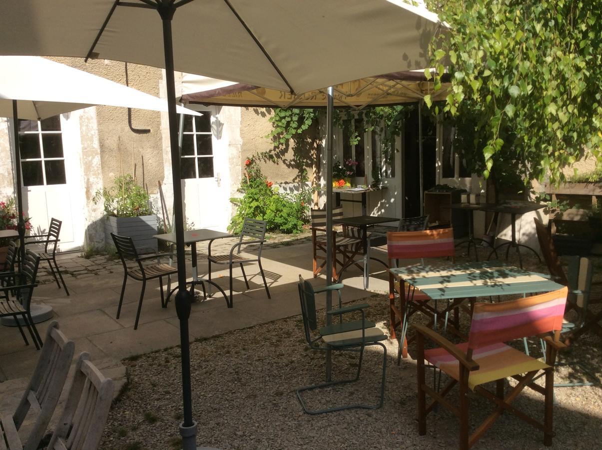 La Basse Cour Hotel Tanlay Bagian luar foto